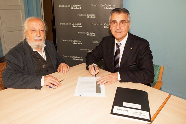 Foto que inmortaliza el convenio entre la Fundación Siloé y la Fundación Cajastur